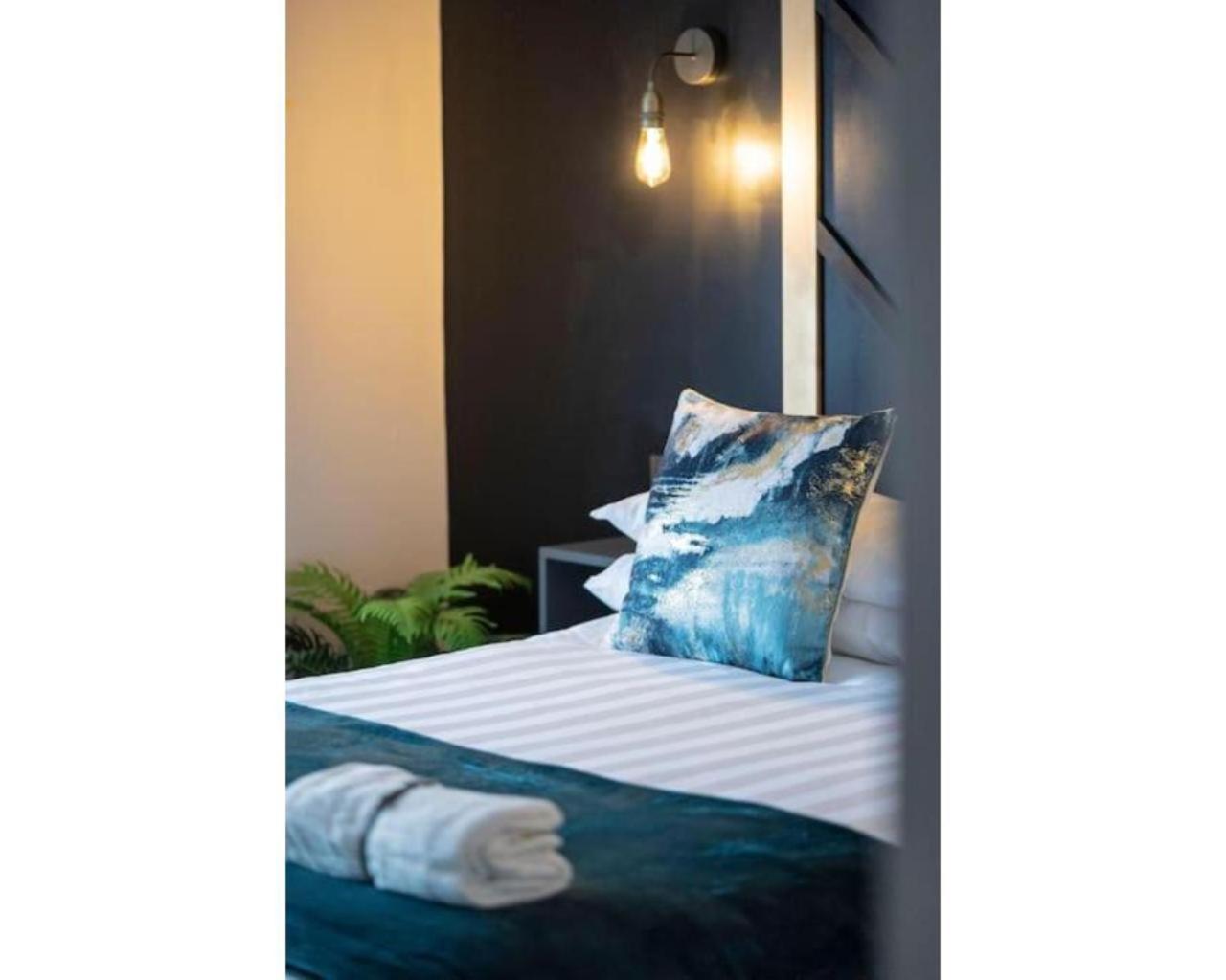 Central Belfast Apartments Queen'S Hideaway 외부 사진