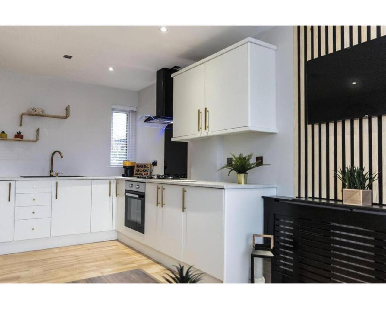 Central Belfast Apartments Queen'S Hideaway 외부 사진
