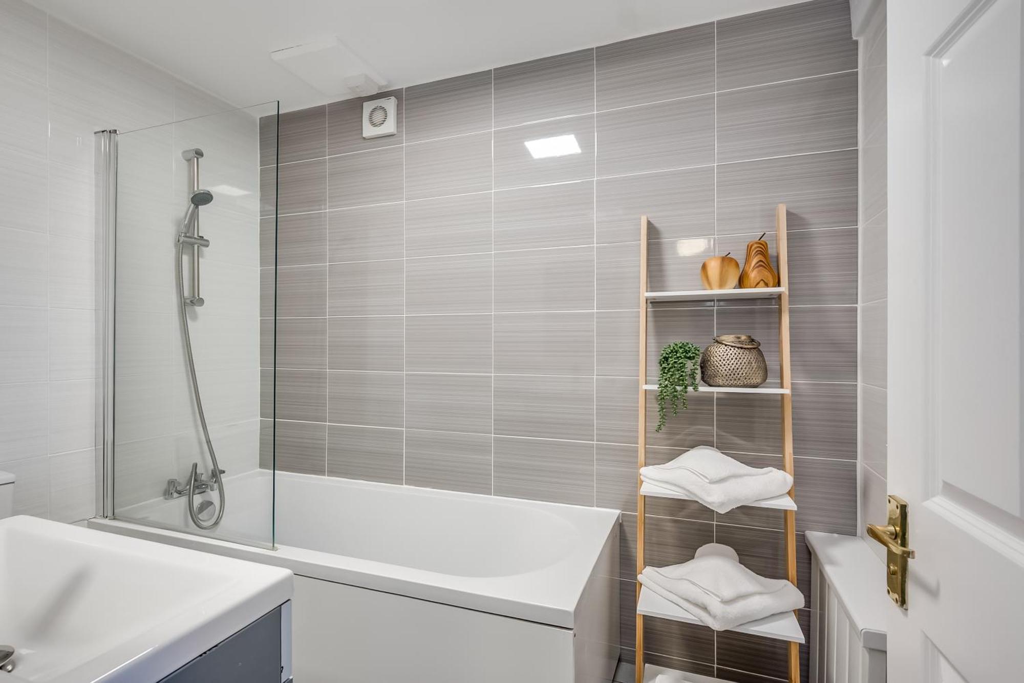 Central Belfast Apartments Queen'S Hideaway 외부 사진