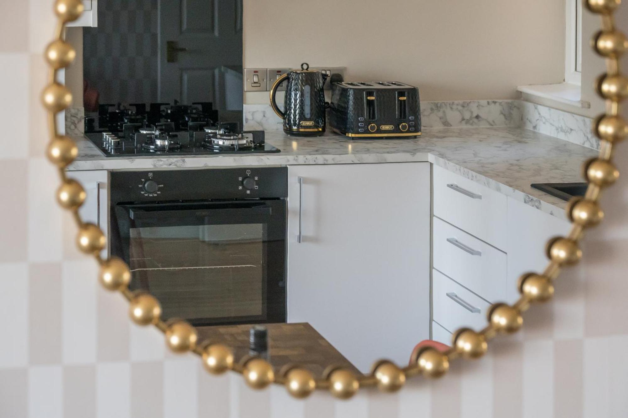 Central Belfast Apartments Queen'S Hideaway 외부 사진